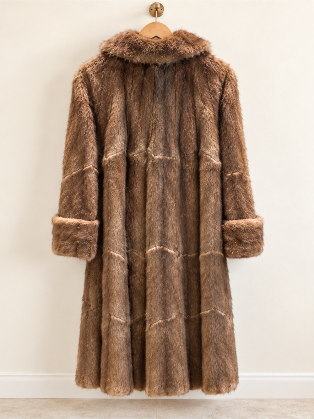 Luxurious Mink Long Coat…..Vintage - Picture 2 of 14